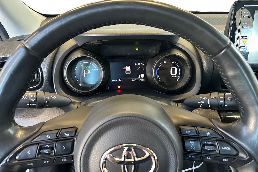 Vehicle Image 16
