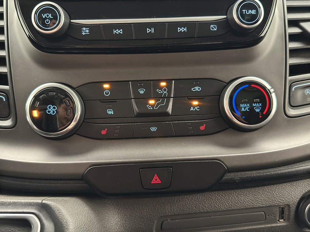 Vehicle Image 23