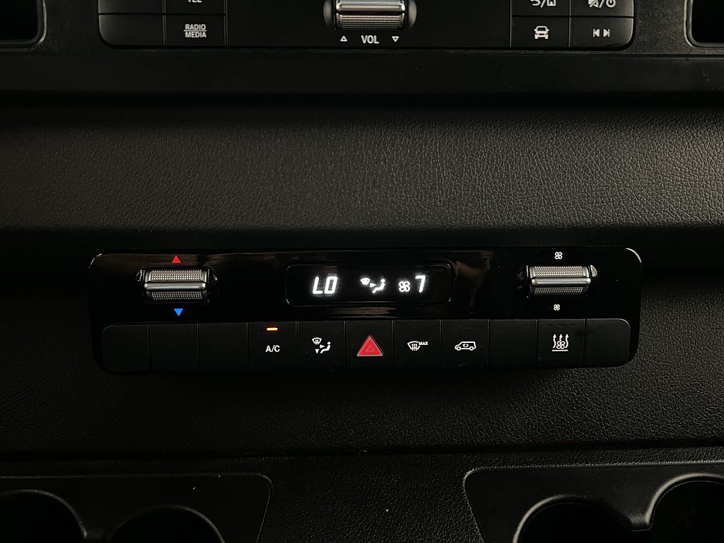 Vehicle Image 24