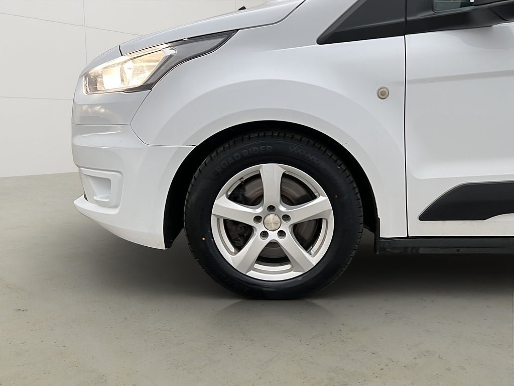 Vehicle Image 25