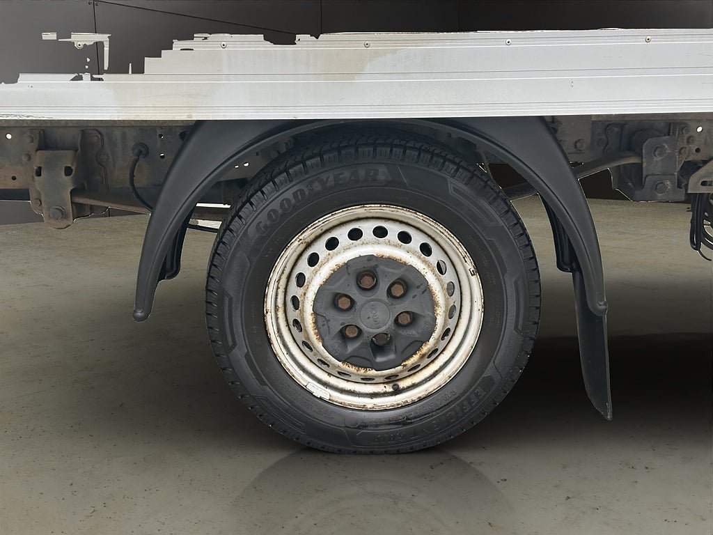 Vehicle Image 28
