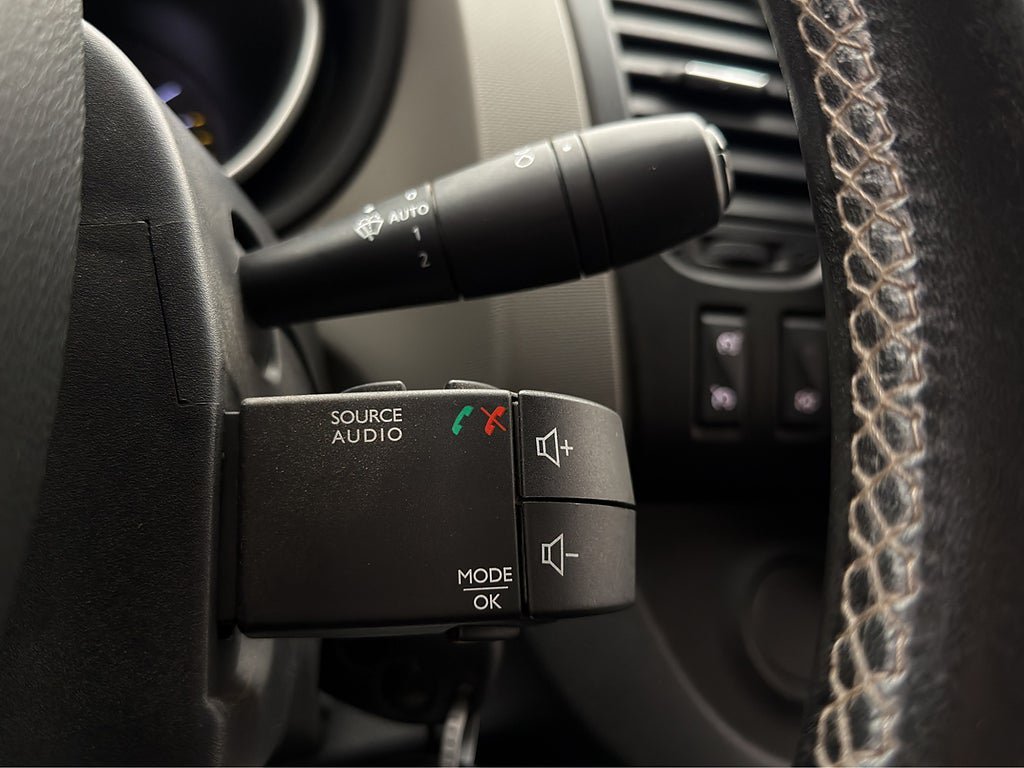 Vehicle Image 28