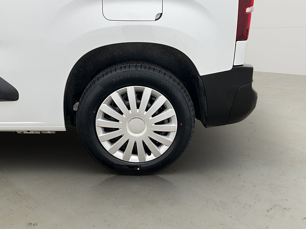 Vehicle Image 27