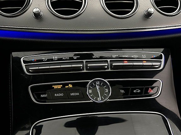 Vehicle Image 27