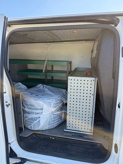 Vehicle Image 10