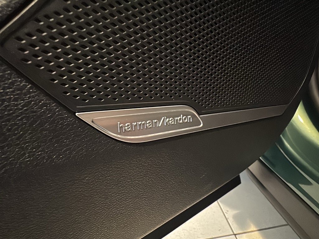 Vehicle Image 25