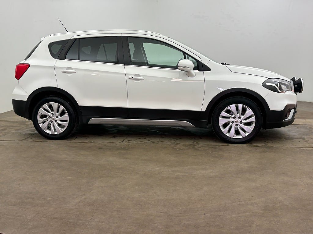 Vehicle Image 6