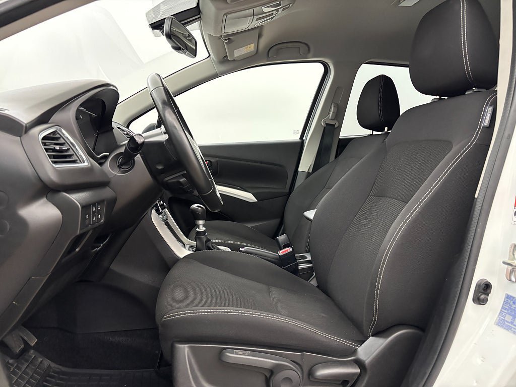 Vehicle Image 12