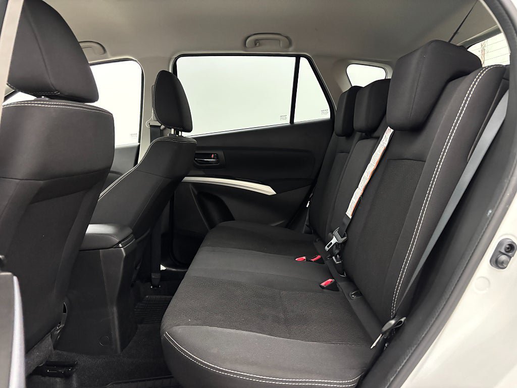 Vehicle Image 13