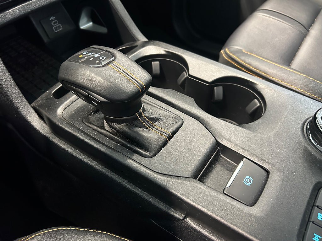 Vehicle Image 16