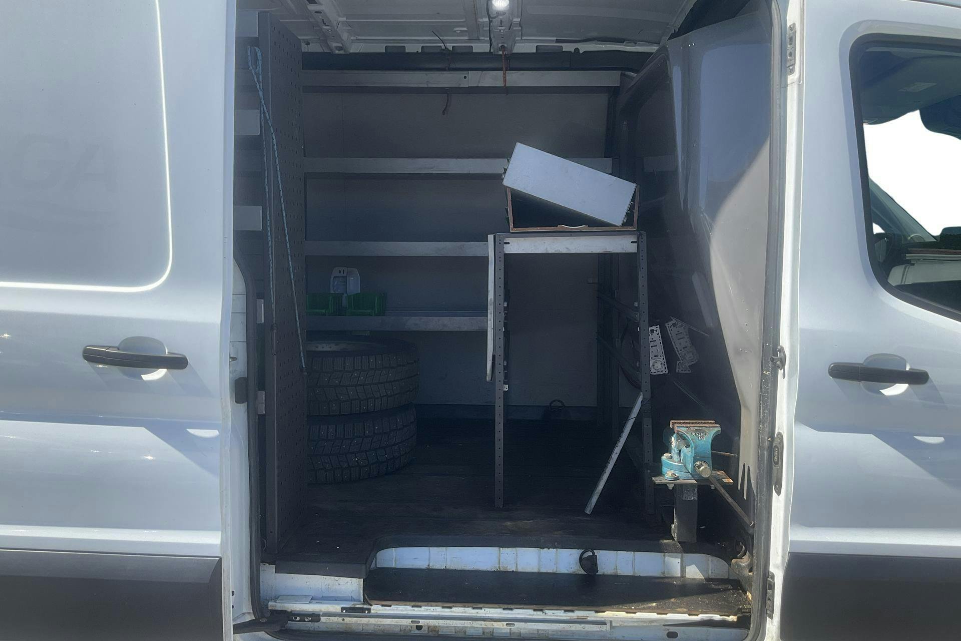 Vehicle Image 8