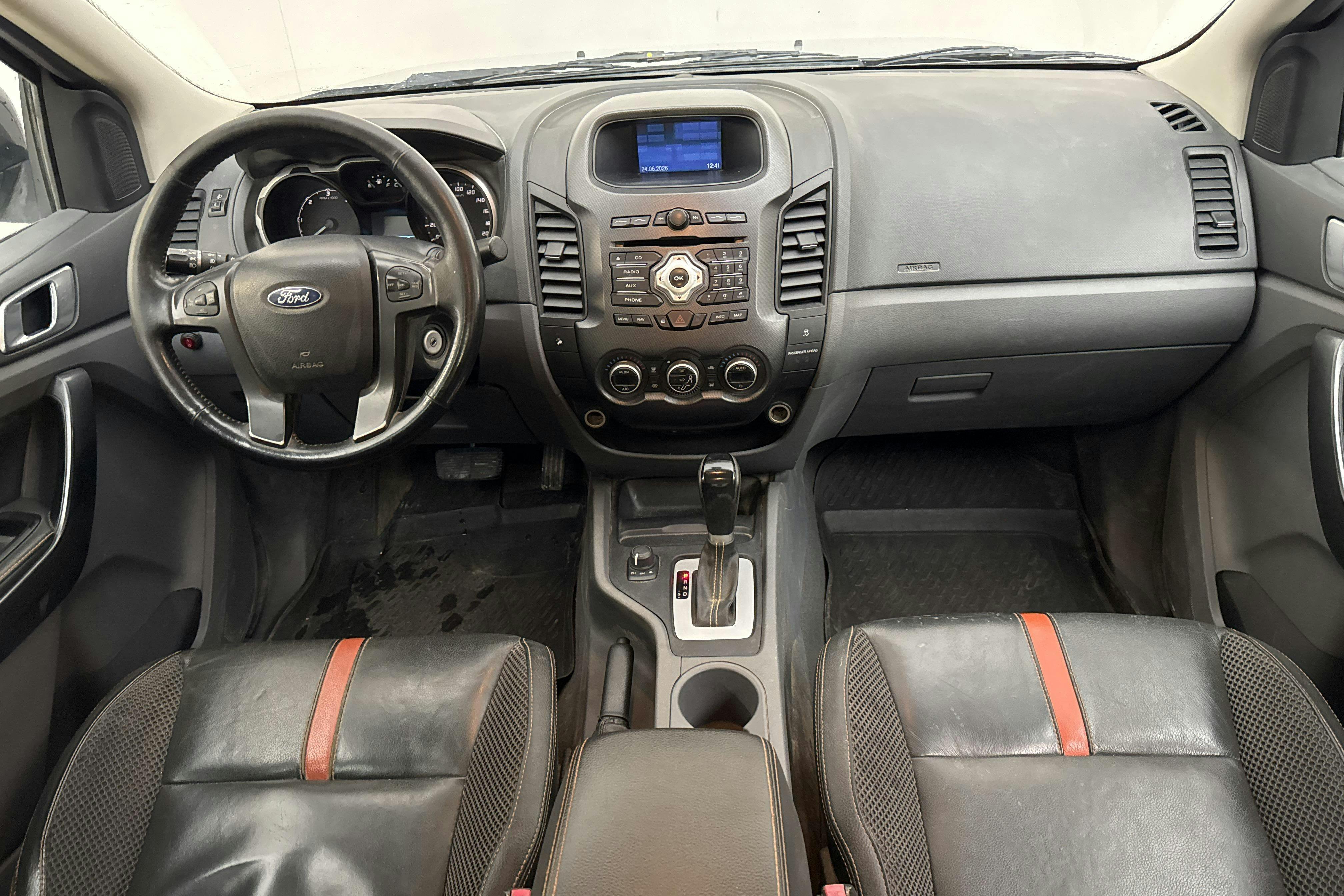 Vehicle Image 6