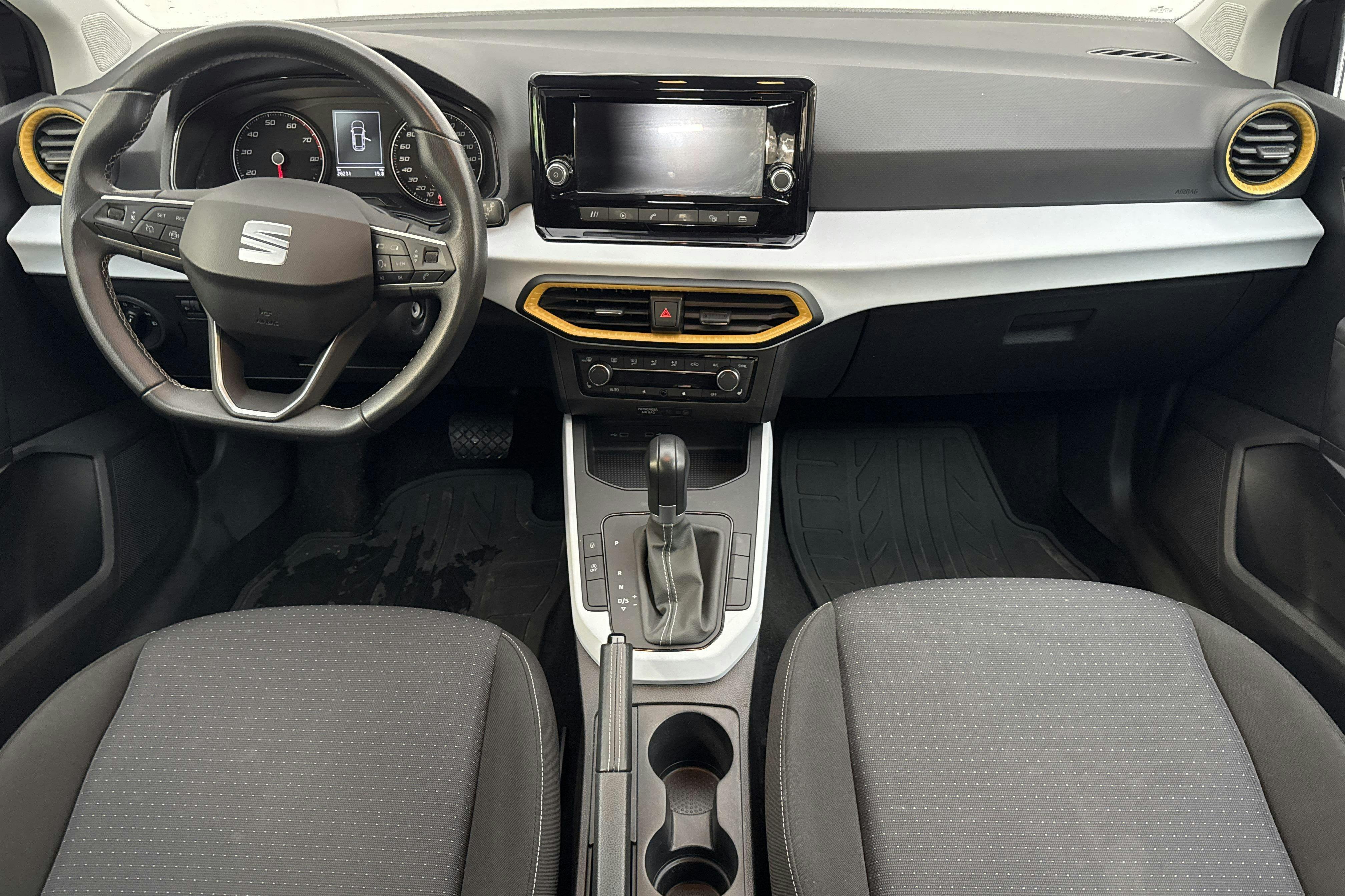 Vehicle Image 6