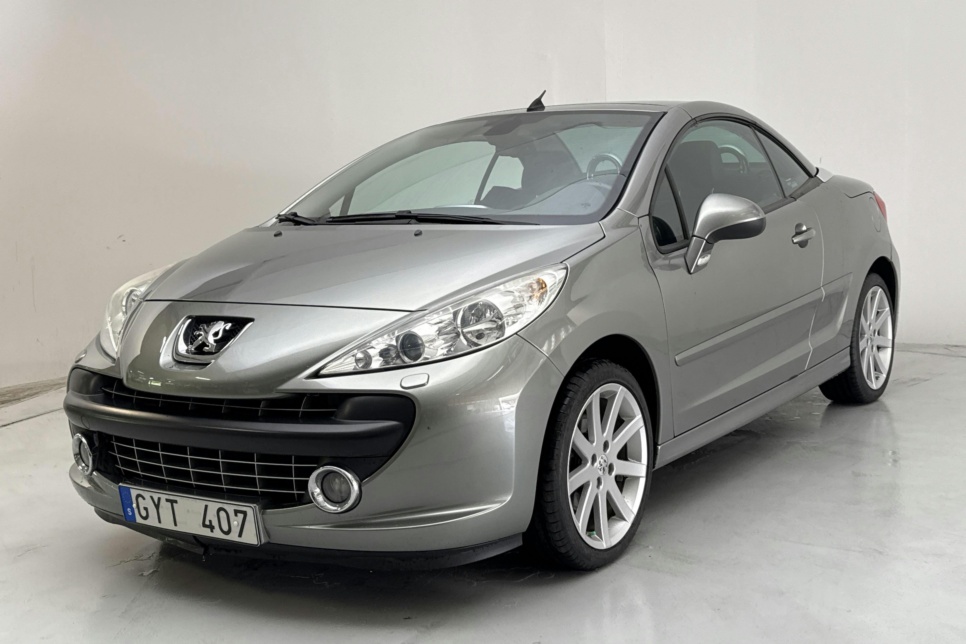 Vehicle Image 6