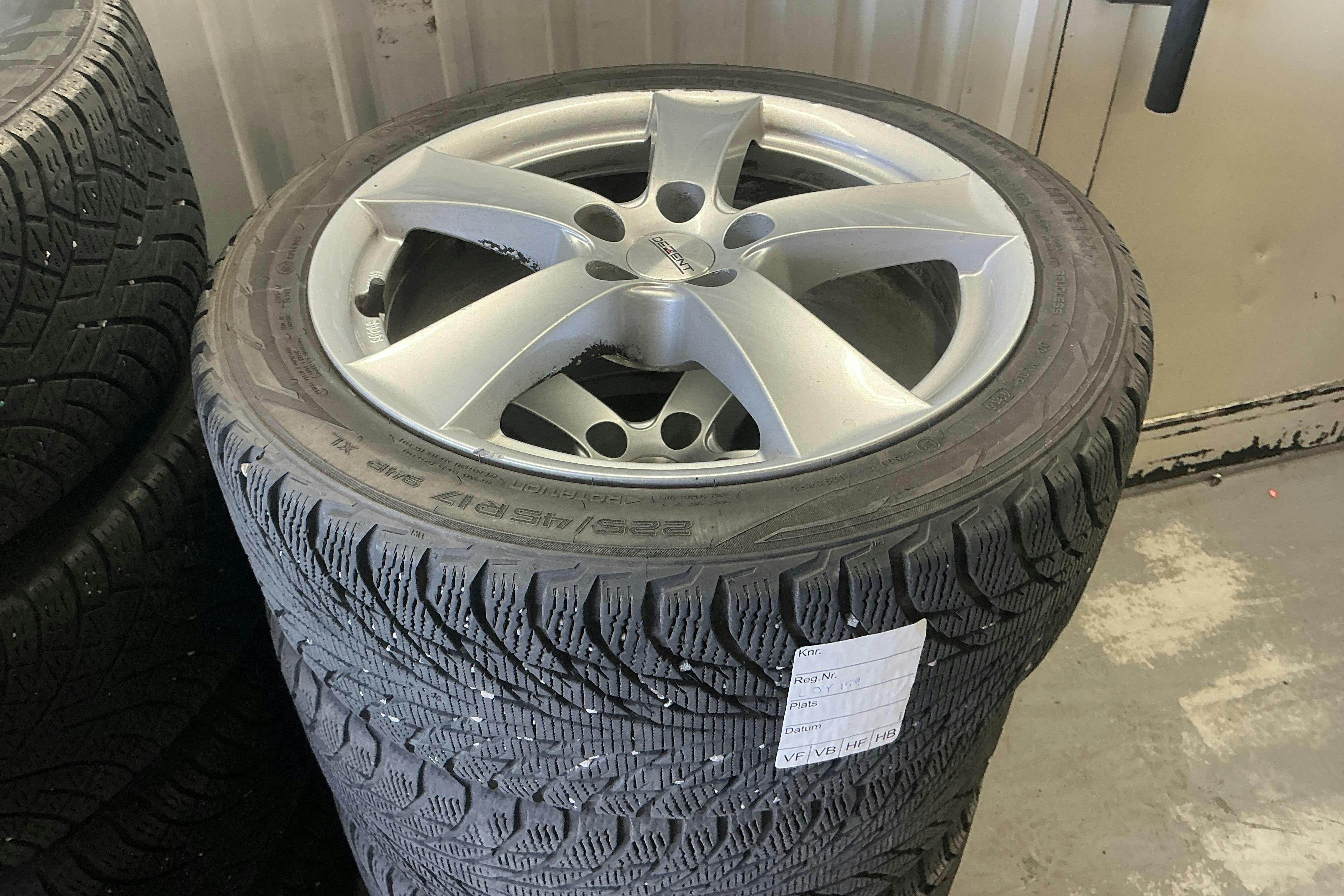 Vehicle Image 11