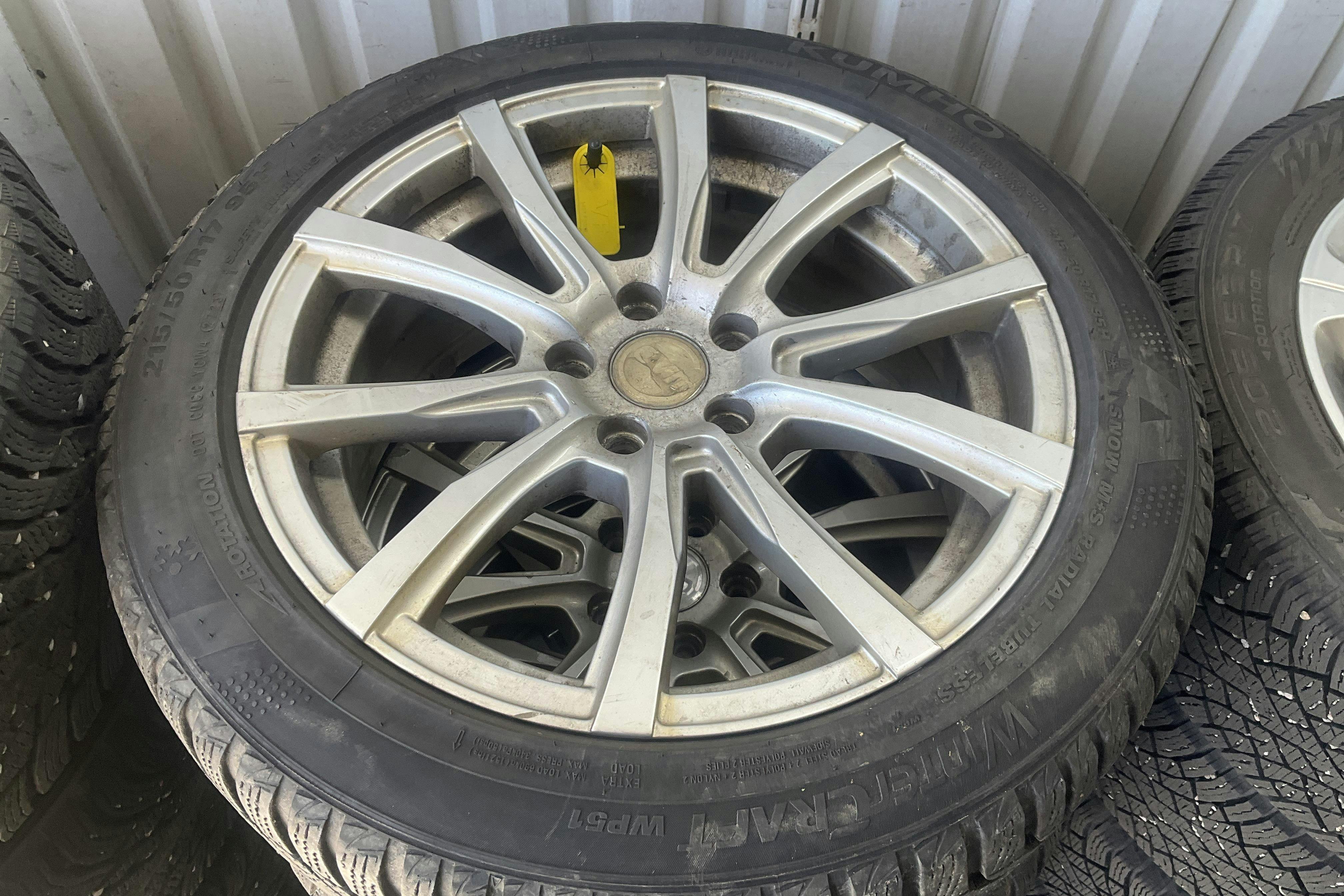 Vehicle Image 12