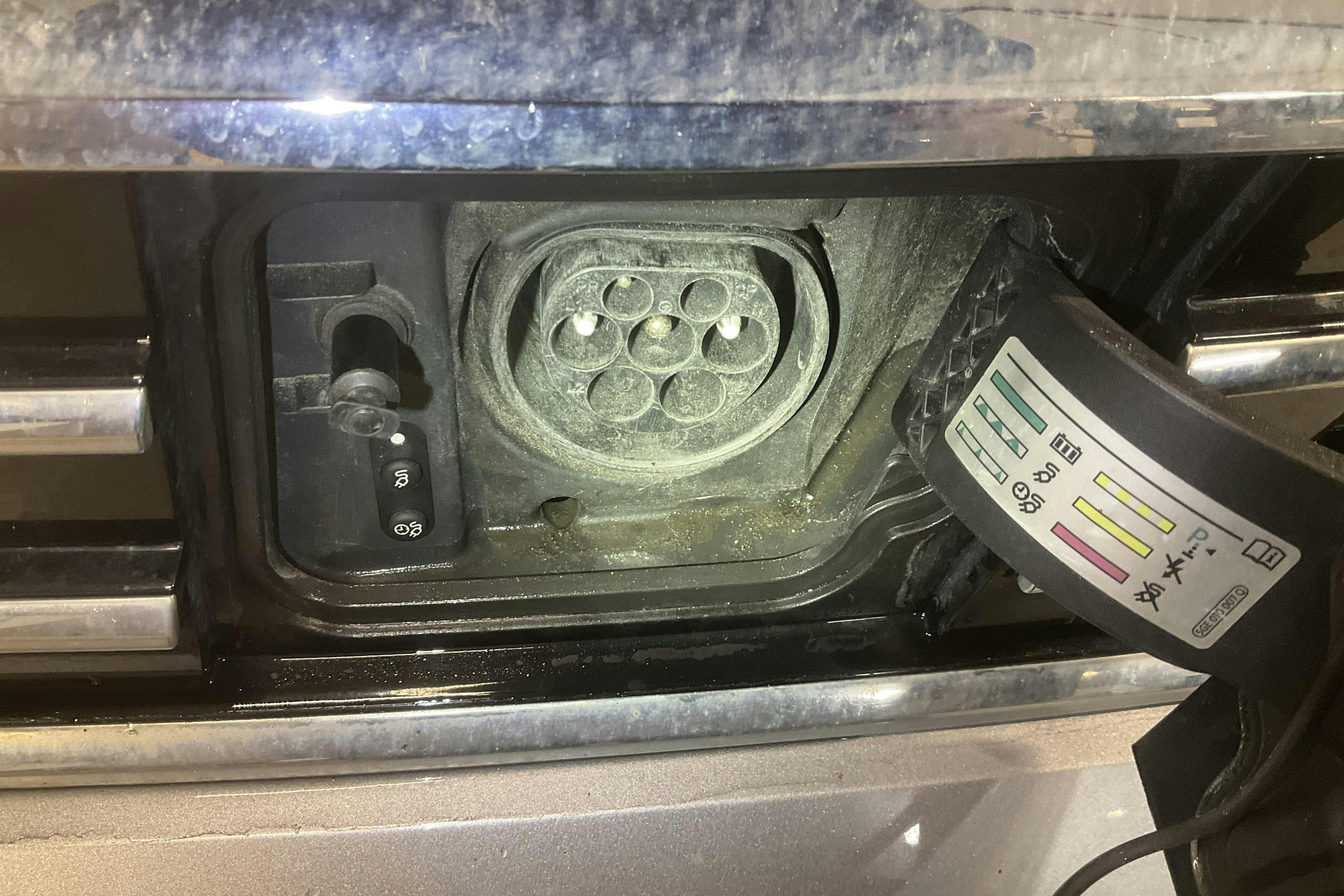 Vehicle Image 13