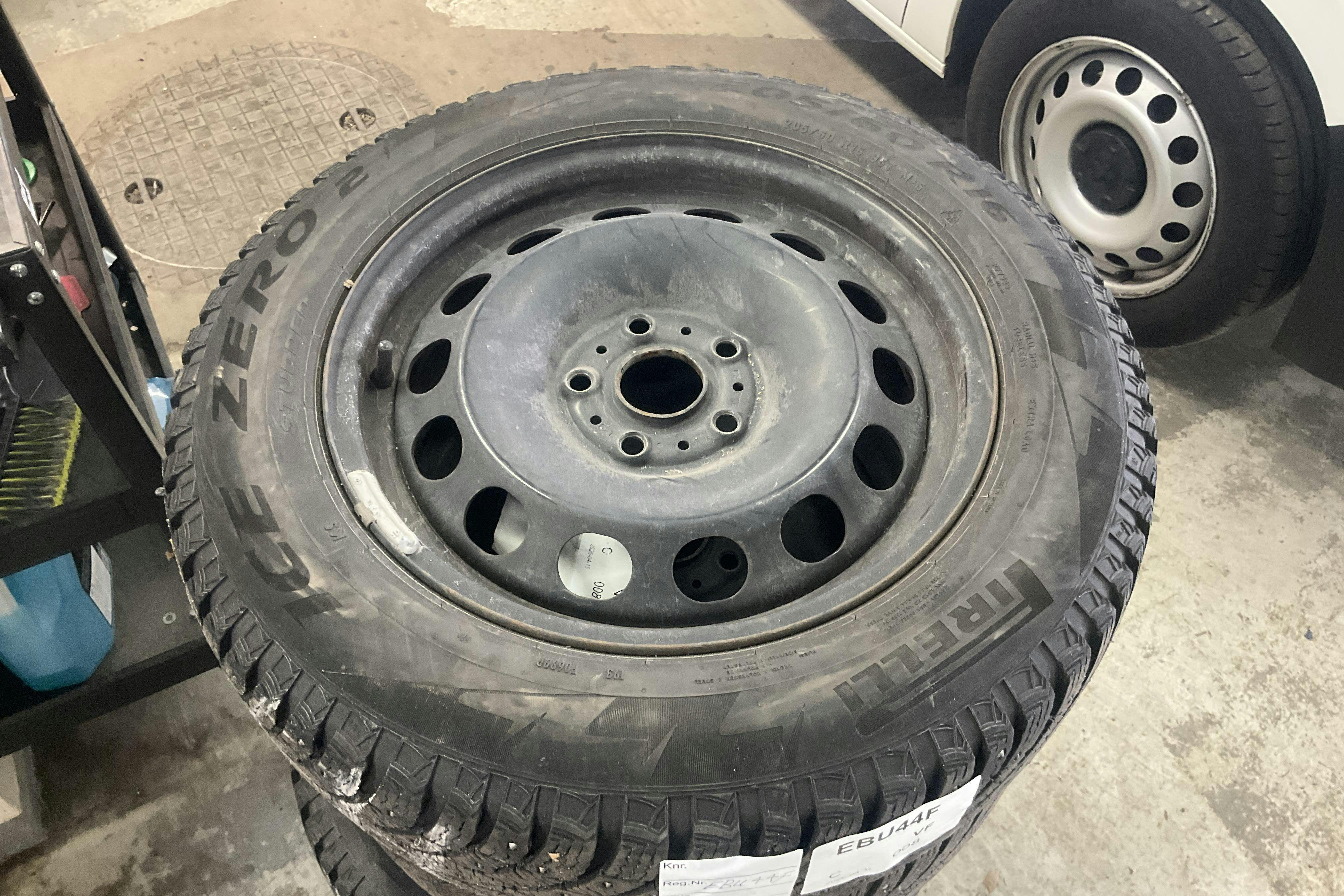 Vehicle Image 14
