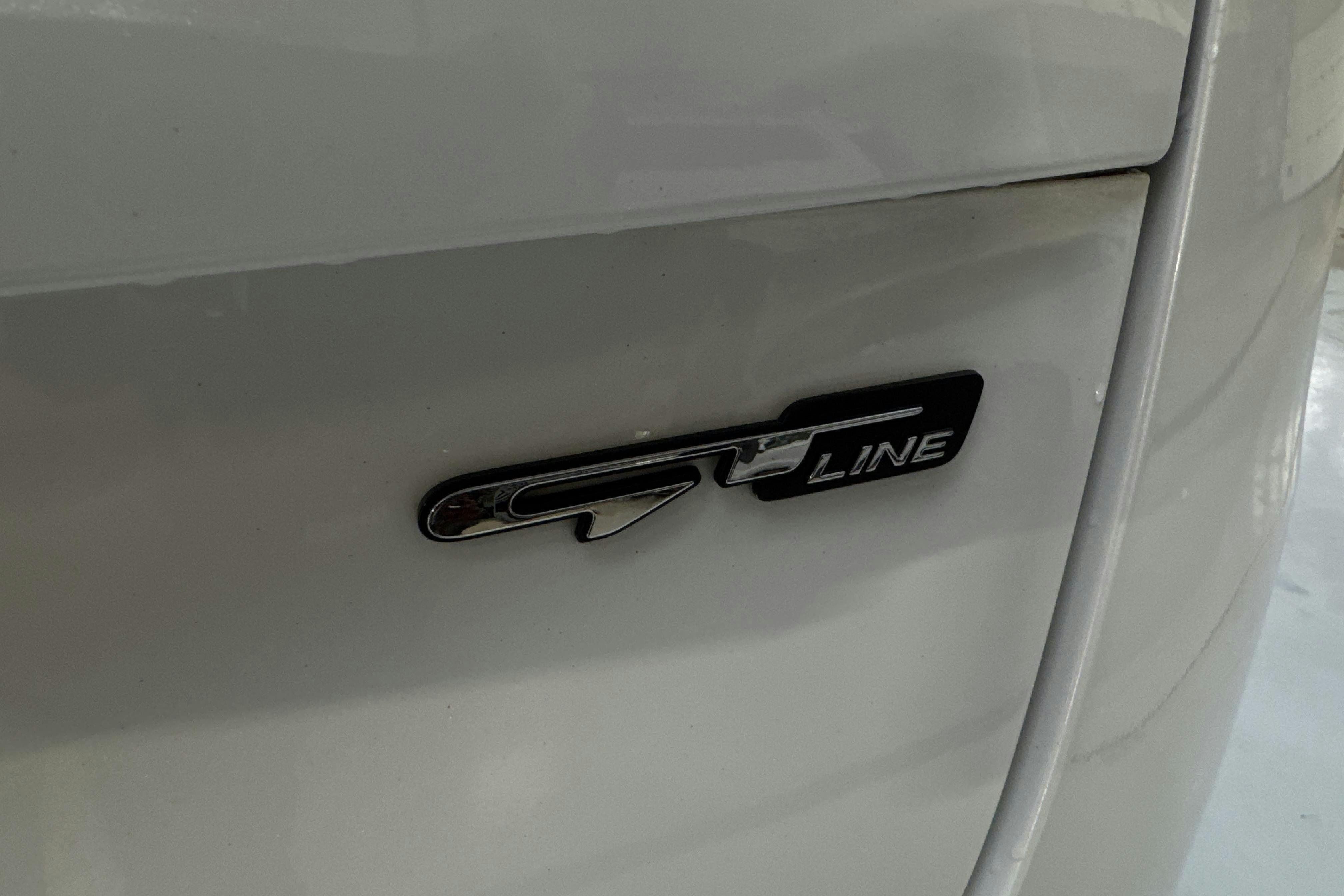 Vehicle Image 16