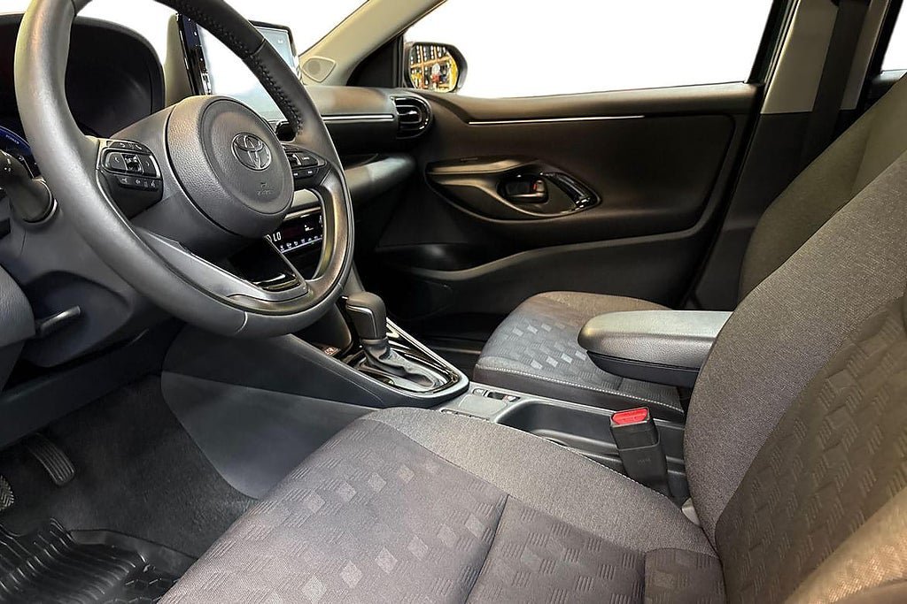 Vehicle Image 14