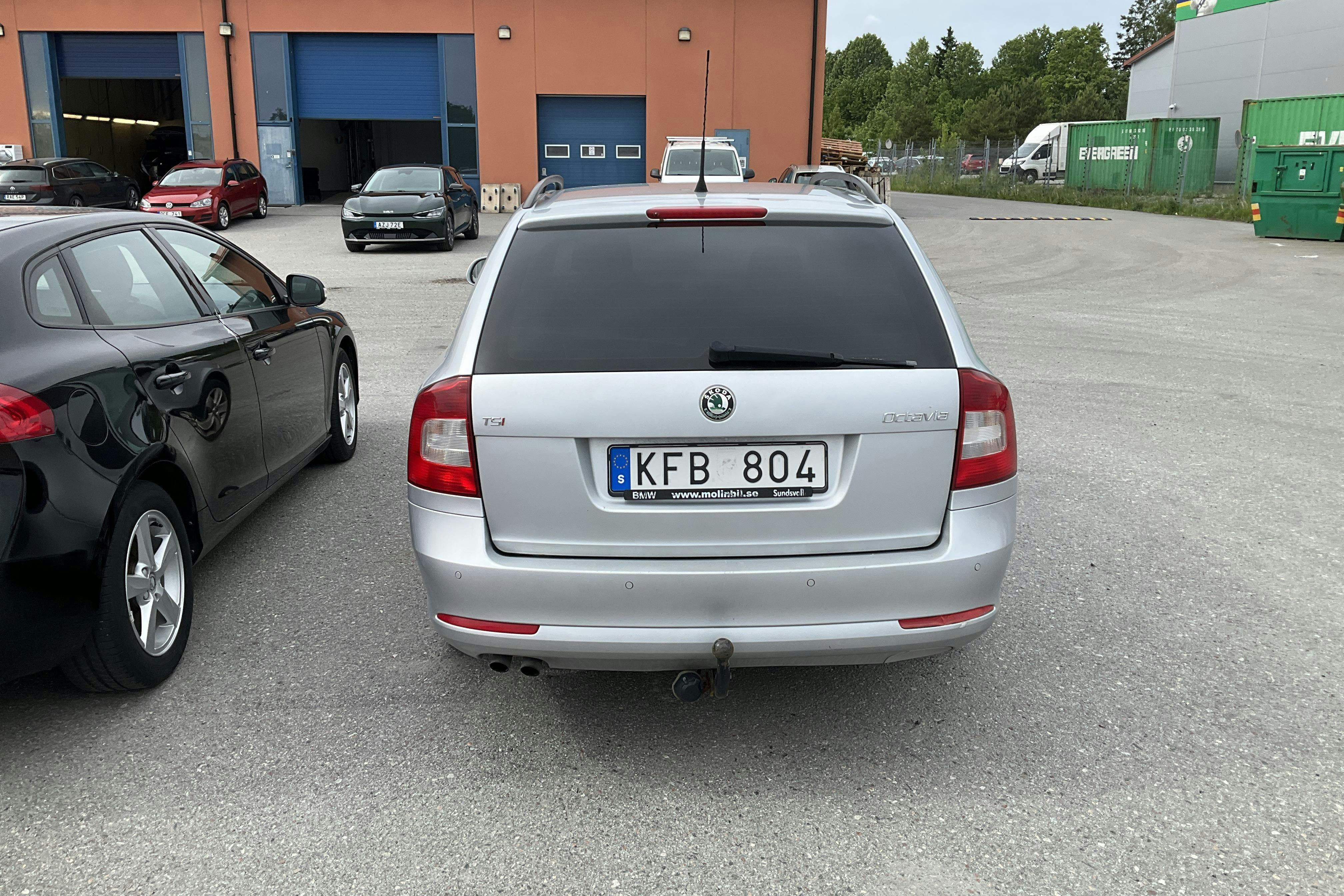 Vehicle Image 6