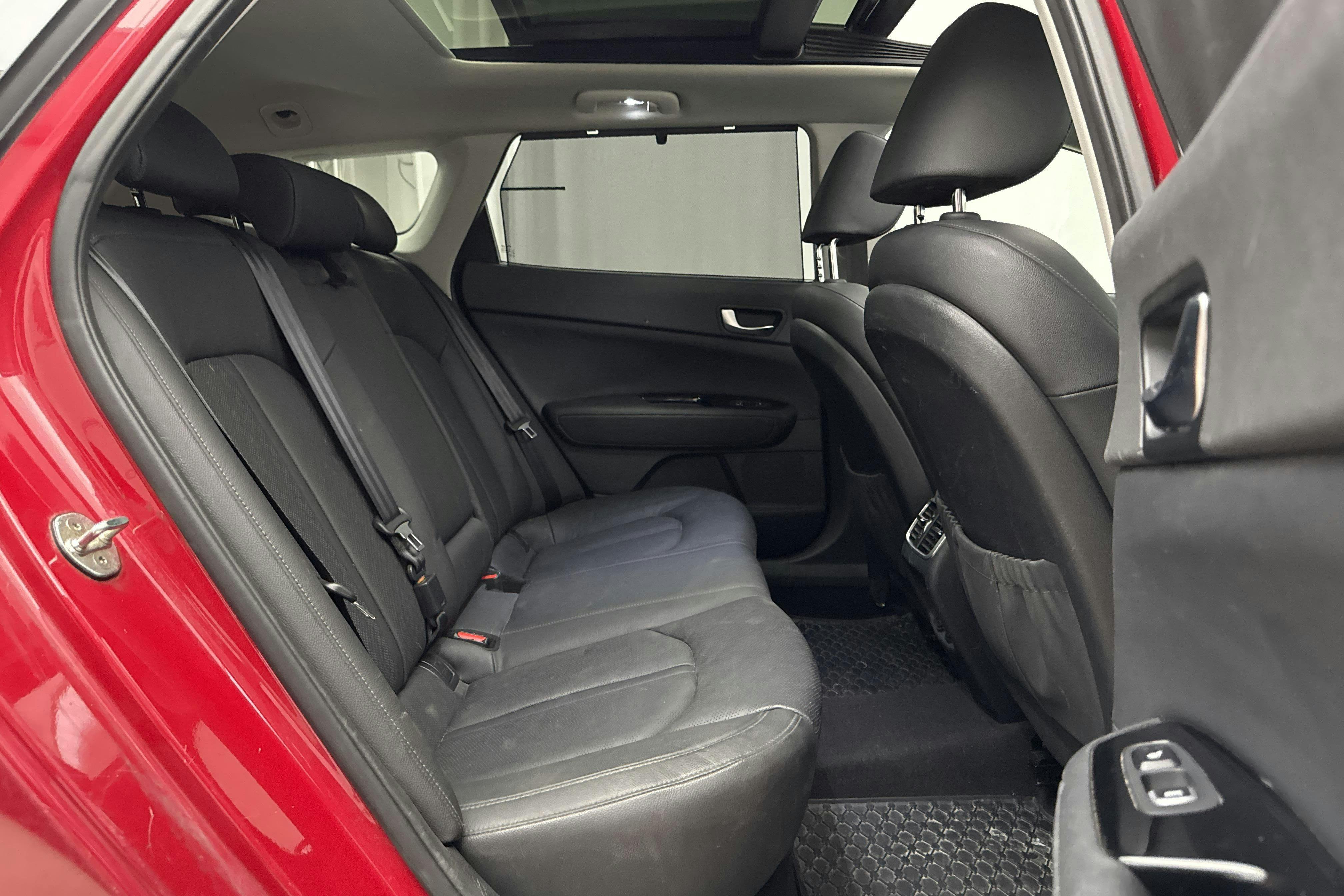 Vehicle Image 8