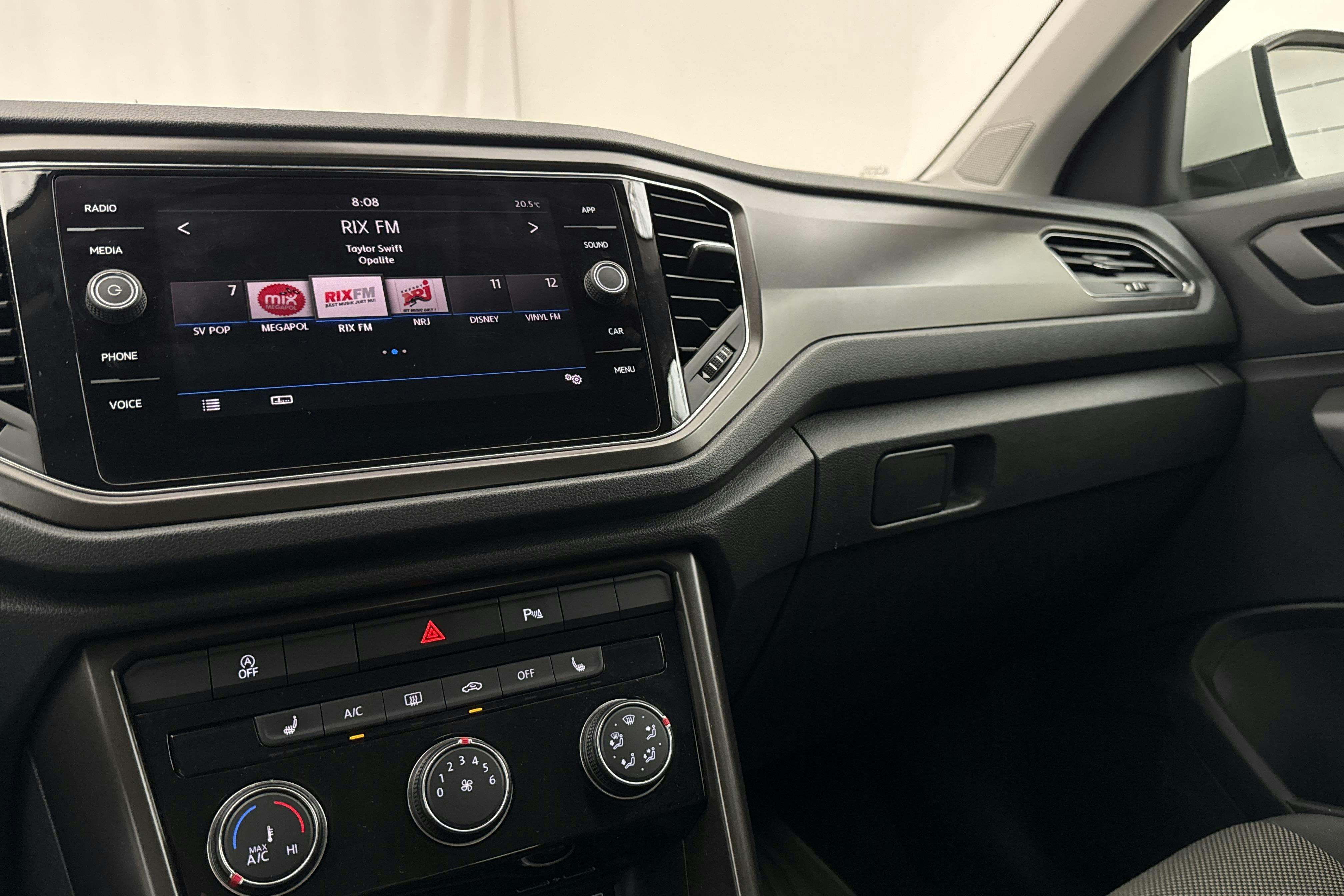 Vehicle Image 11