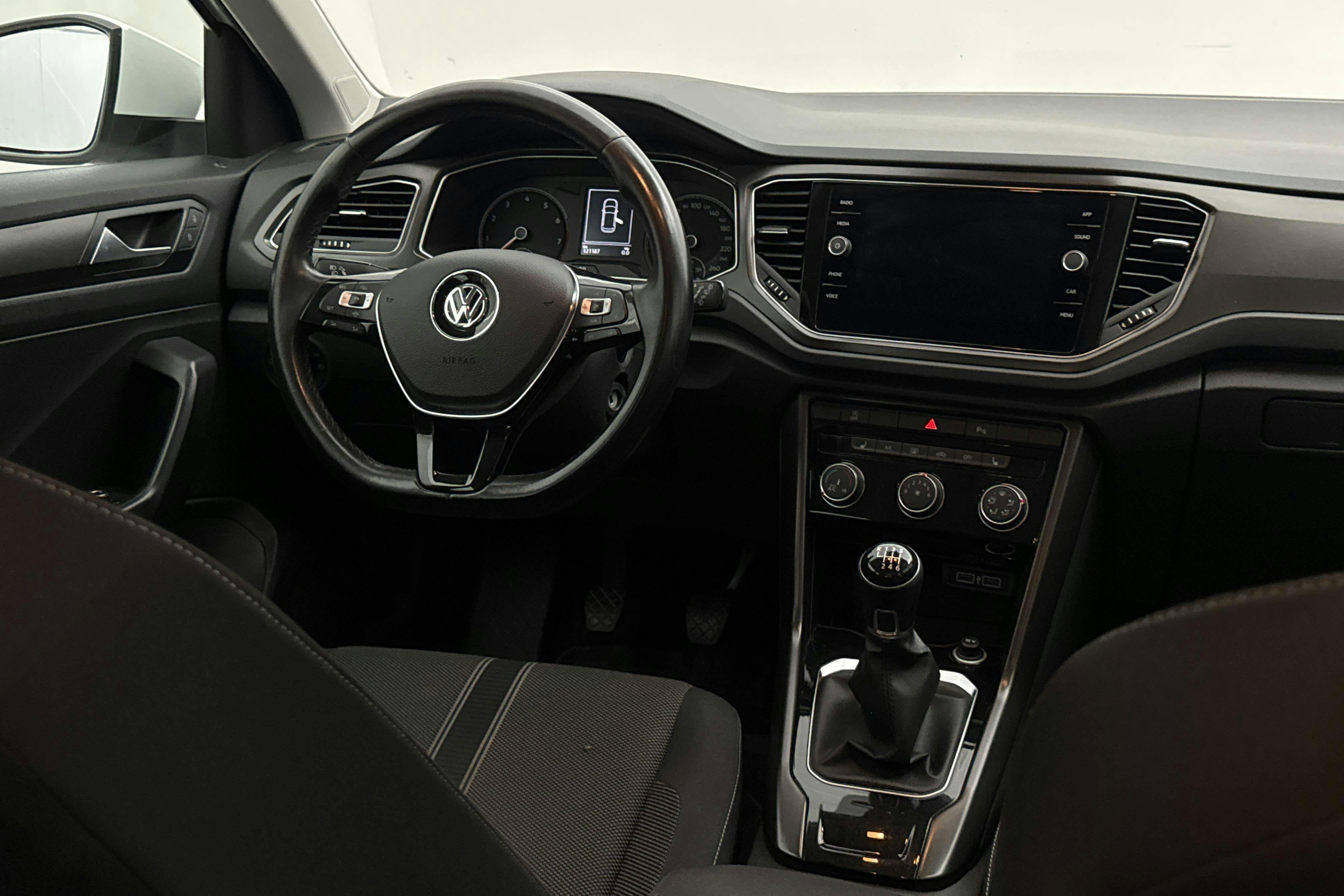 Vehicle Image 12