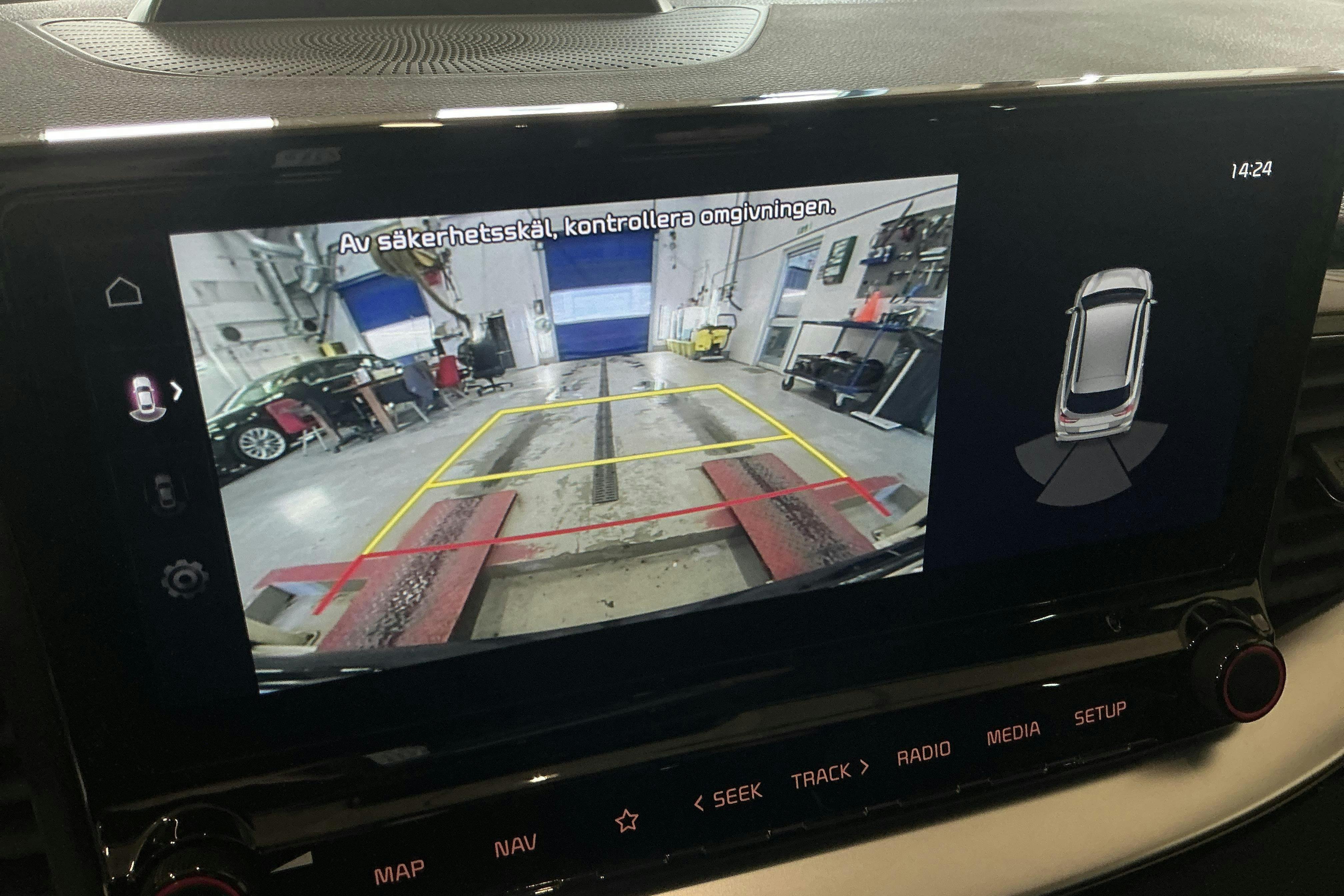 Vehicle Image 12