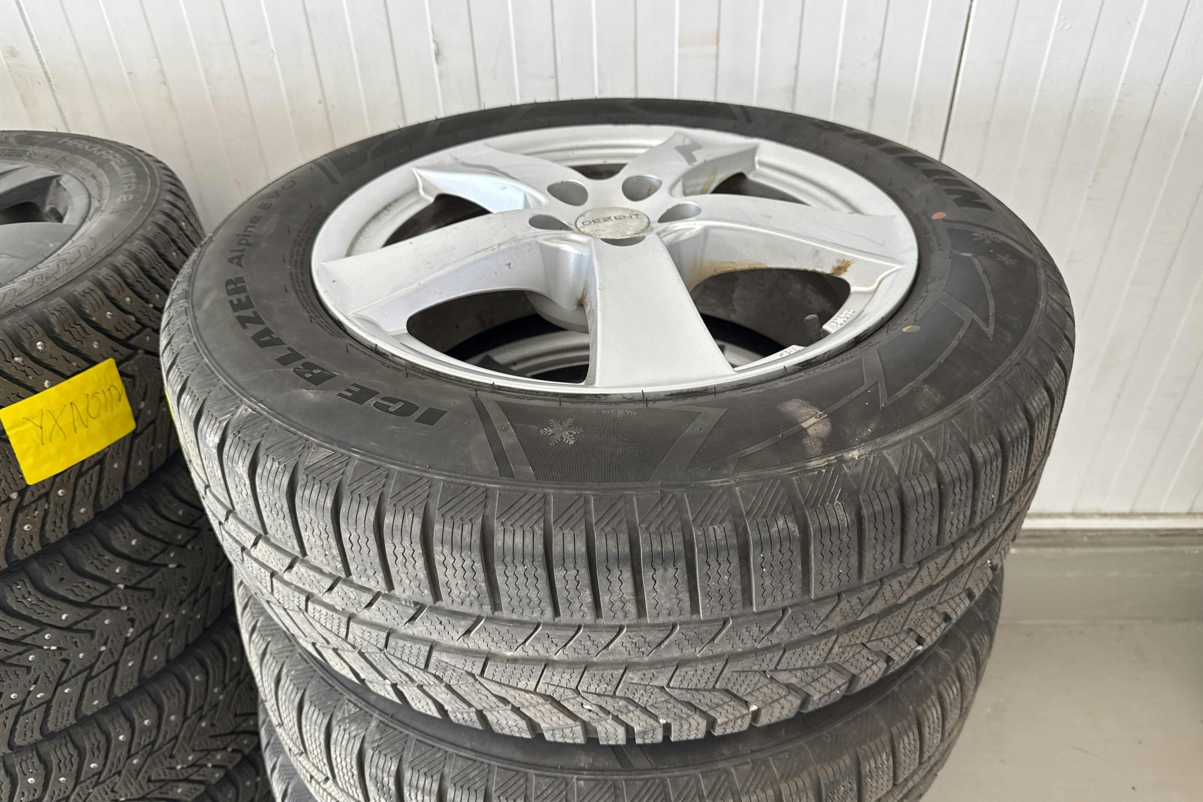 Vehicle Image 15