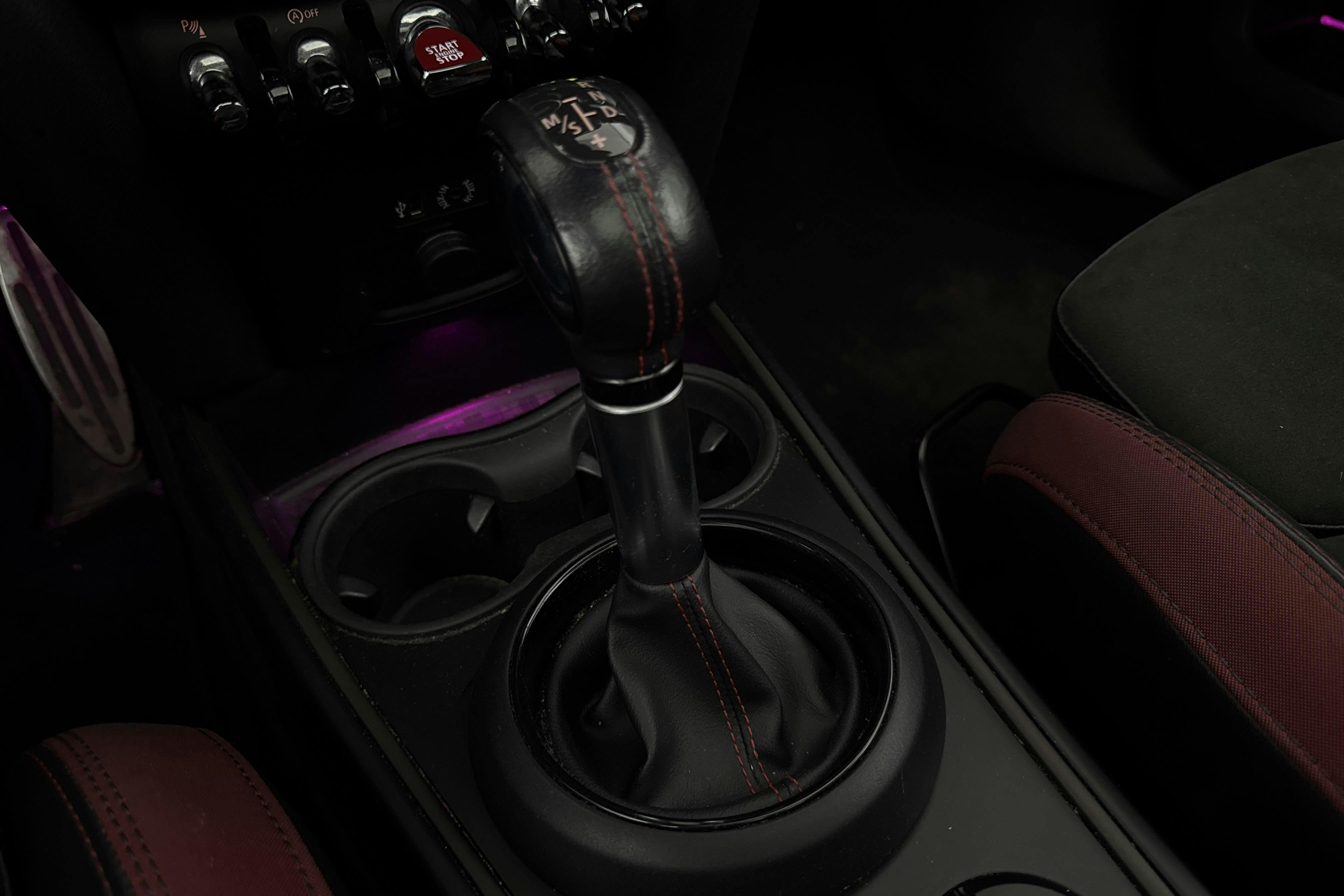 Vehicle Image 16