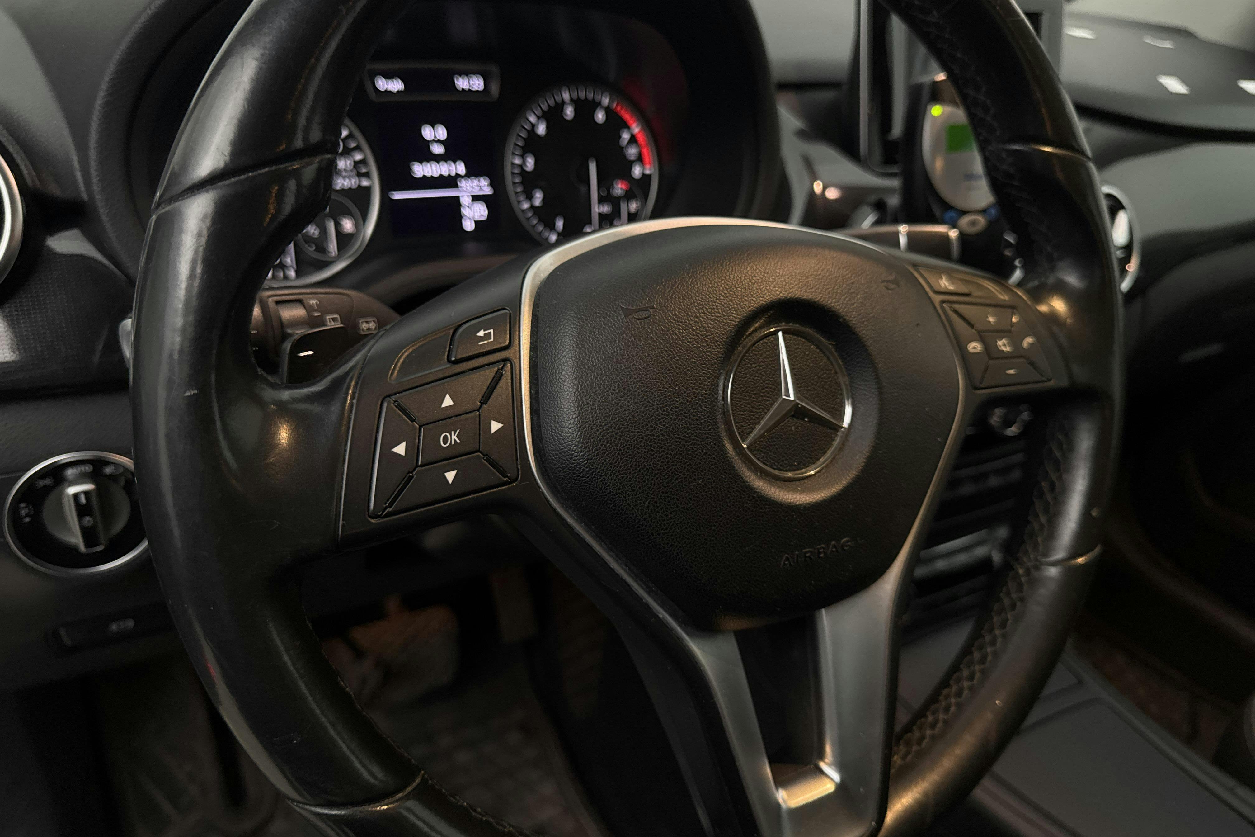 Vehicle Image 13