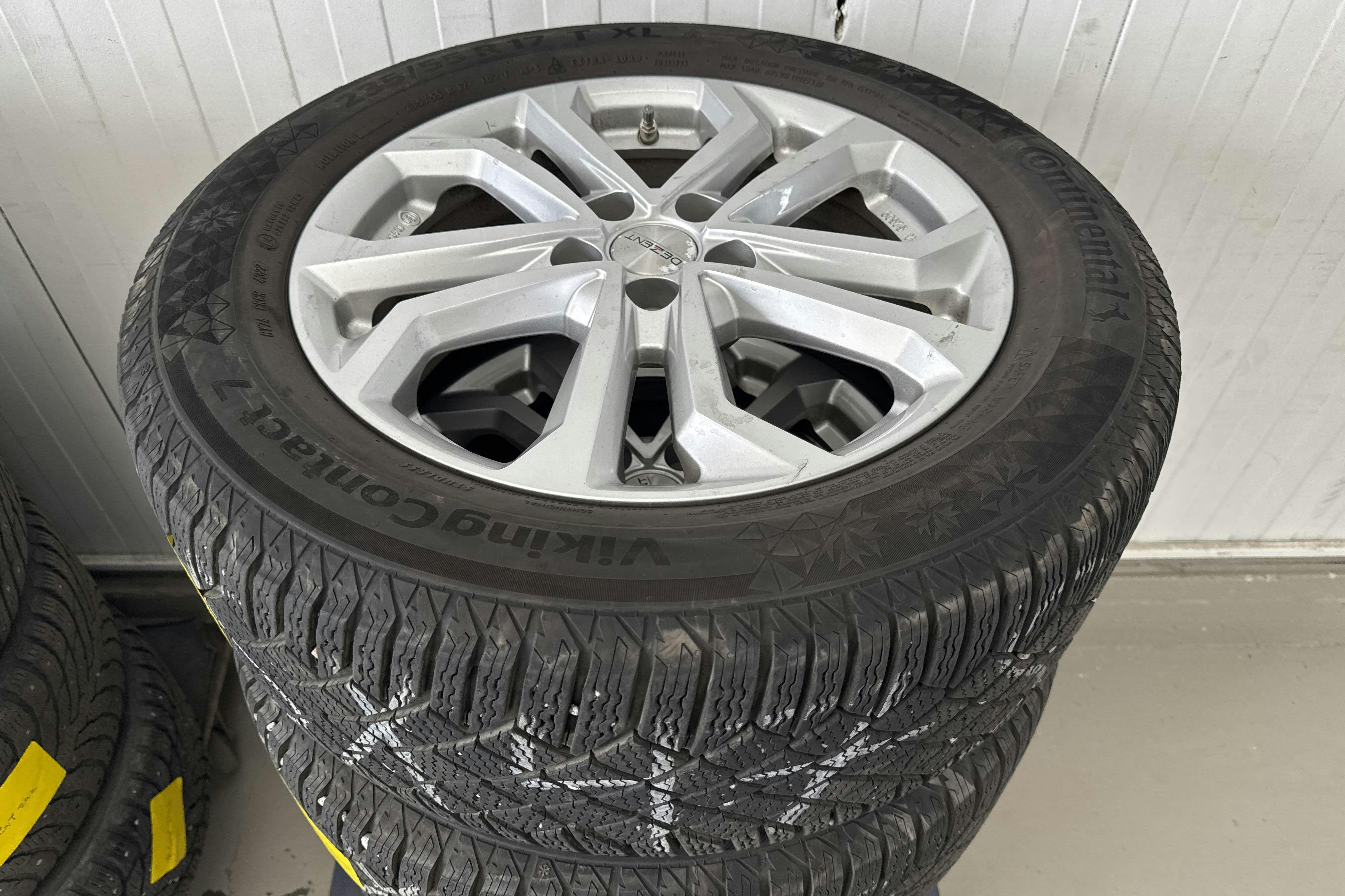 Vehicle Image 14