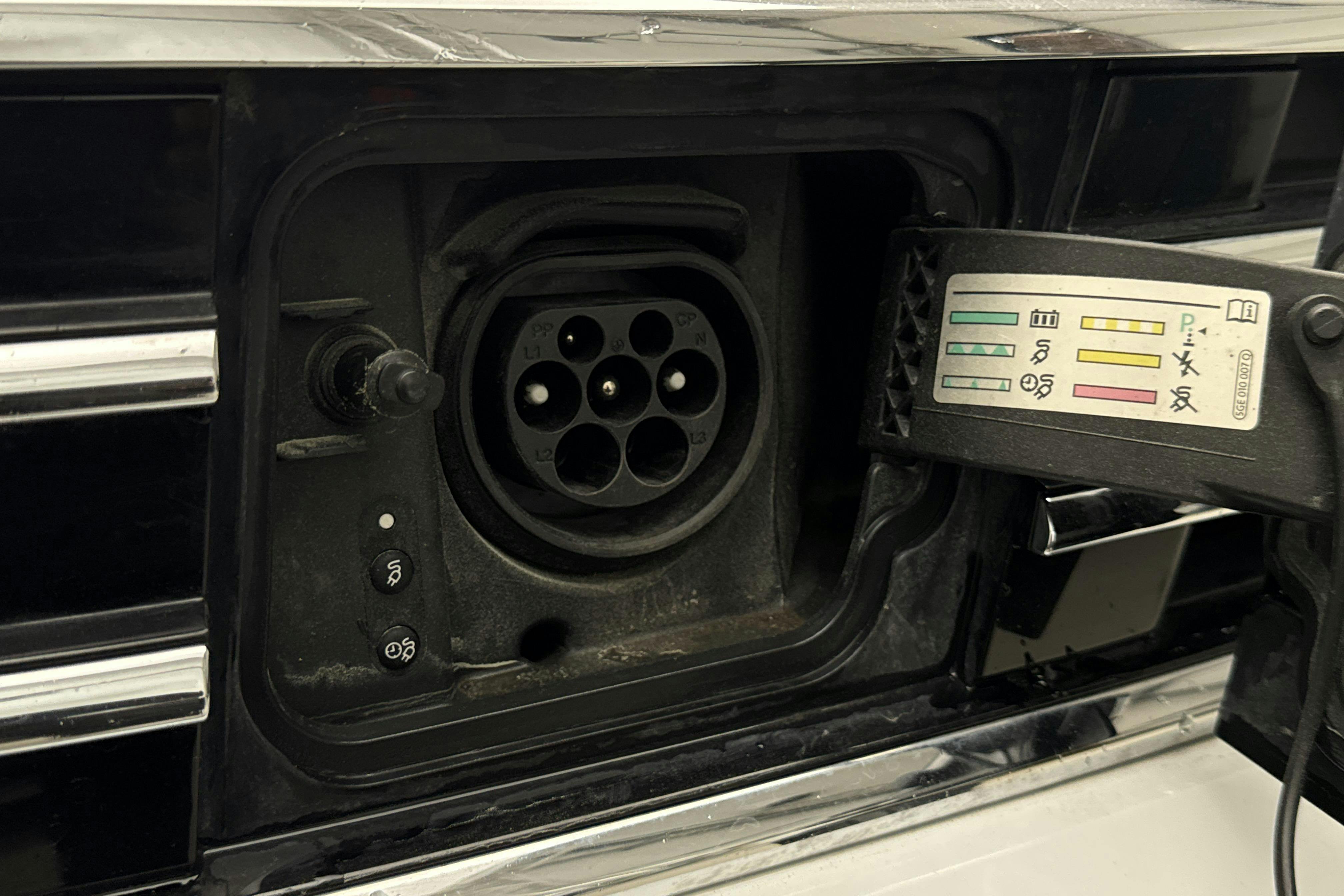 Vehicle Image 18