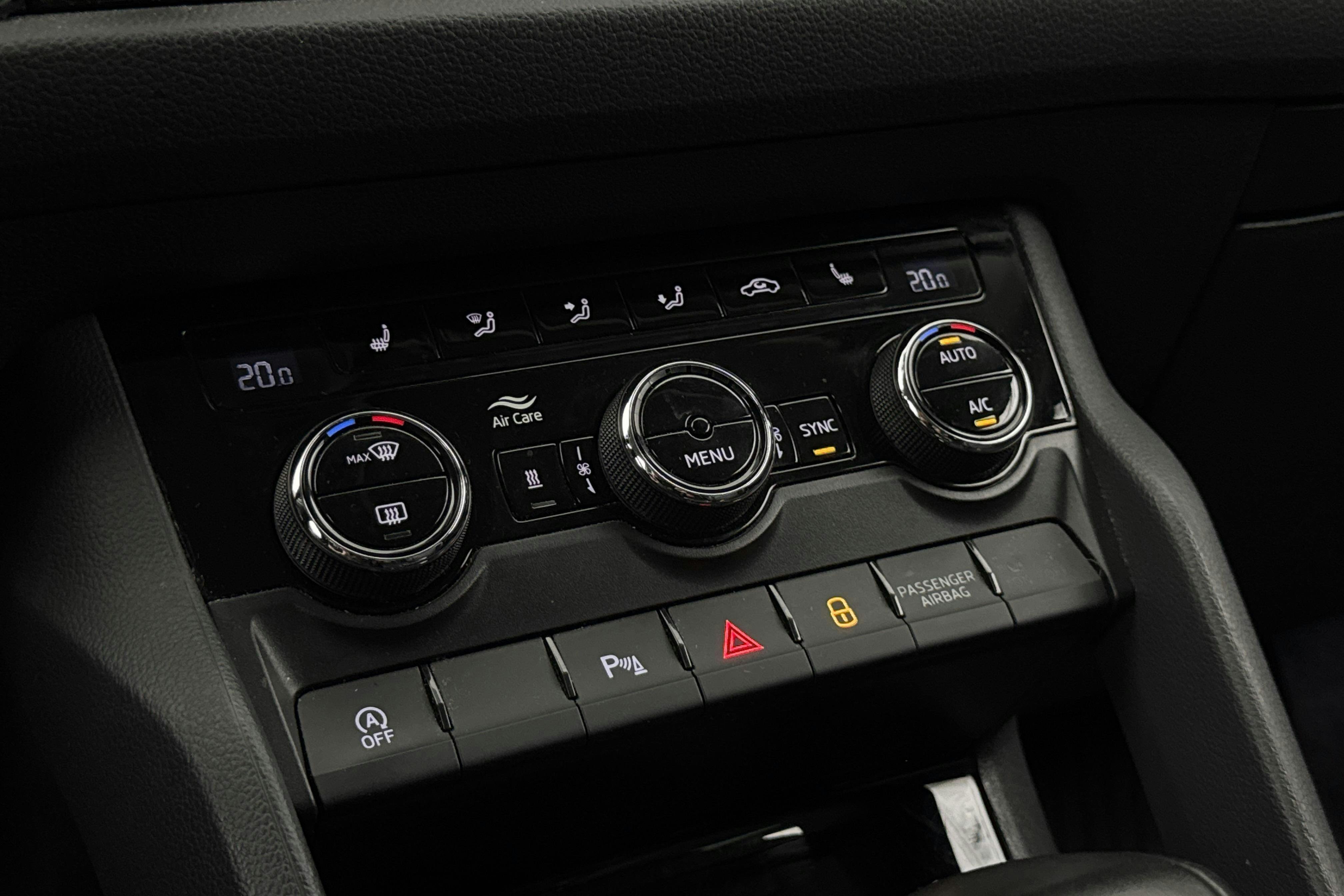 Vehicle Image 16