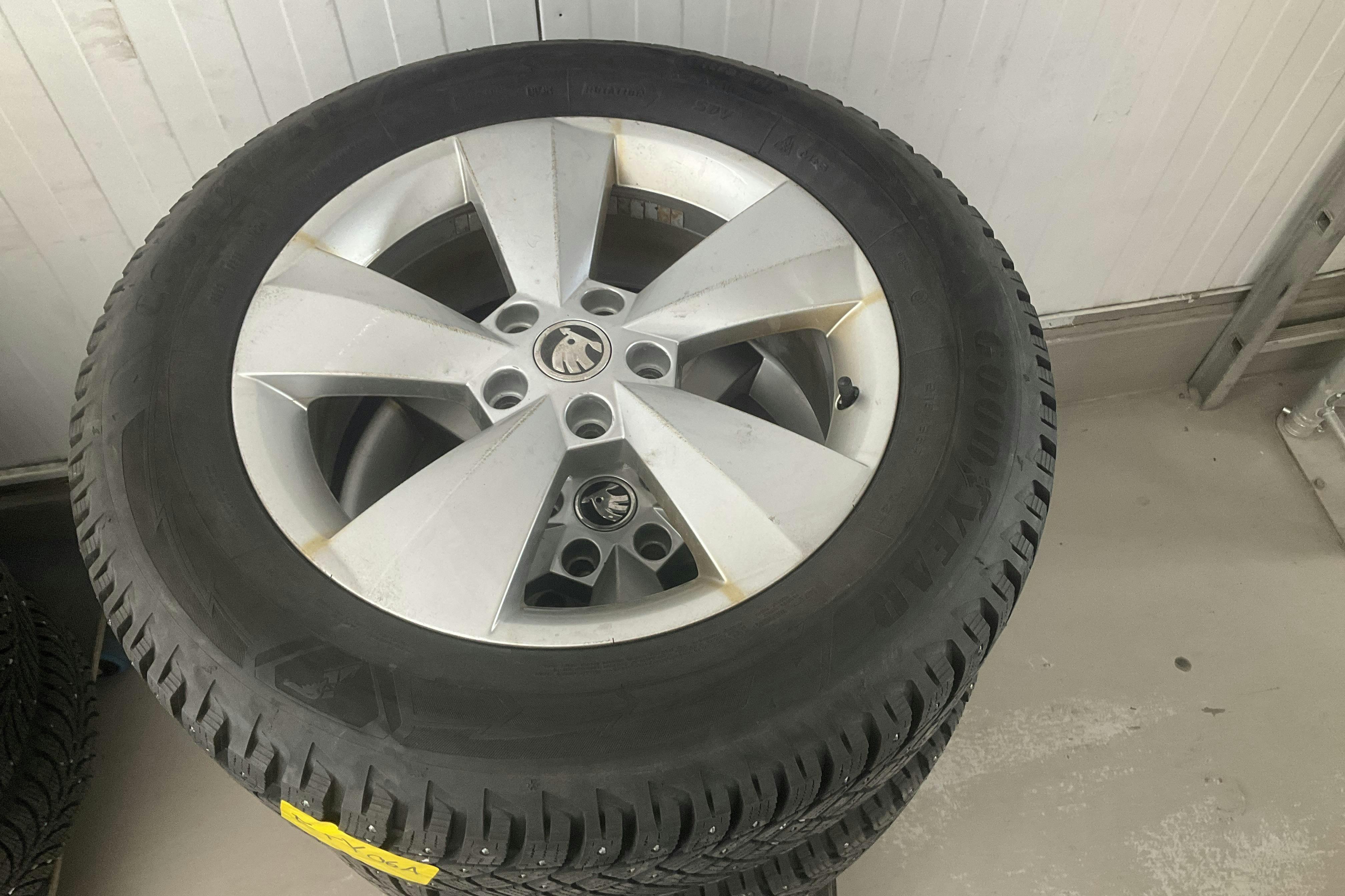 Vehicle Image 19