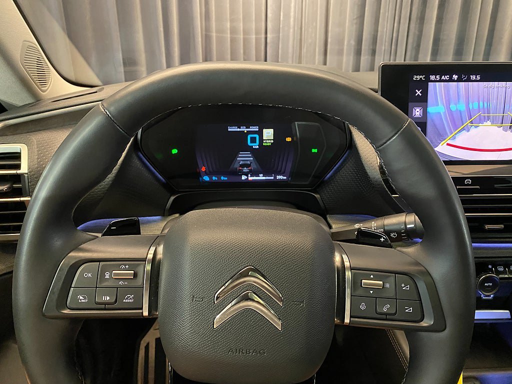 Vehicle Image 23