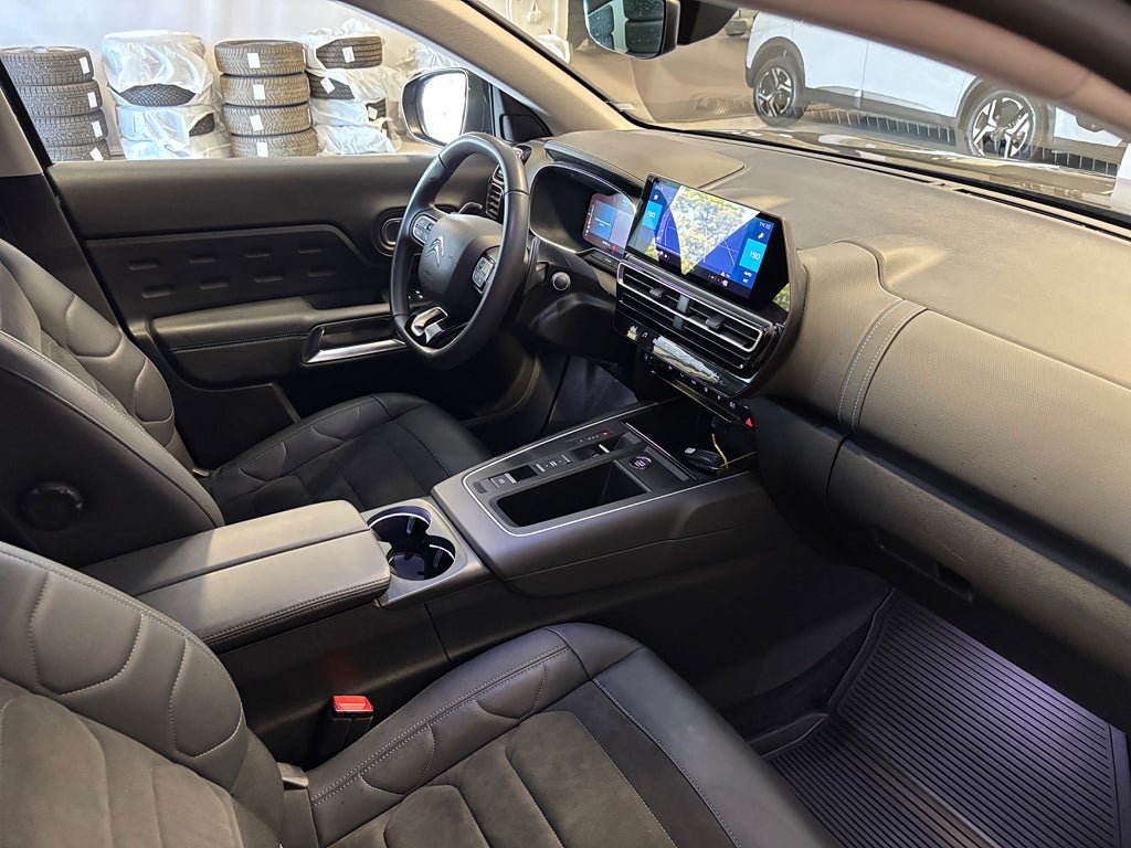 Vehicle Image 18