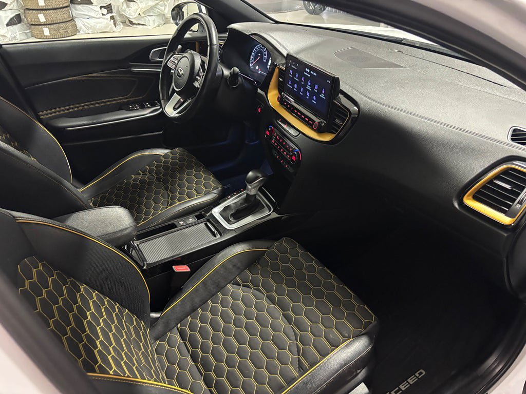Vehicle Image 18