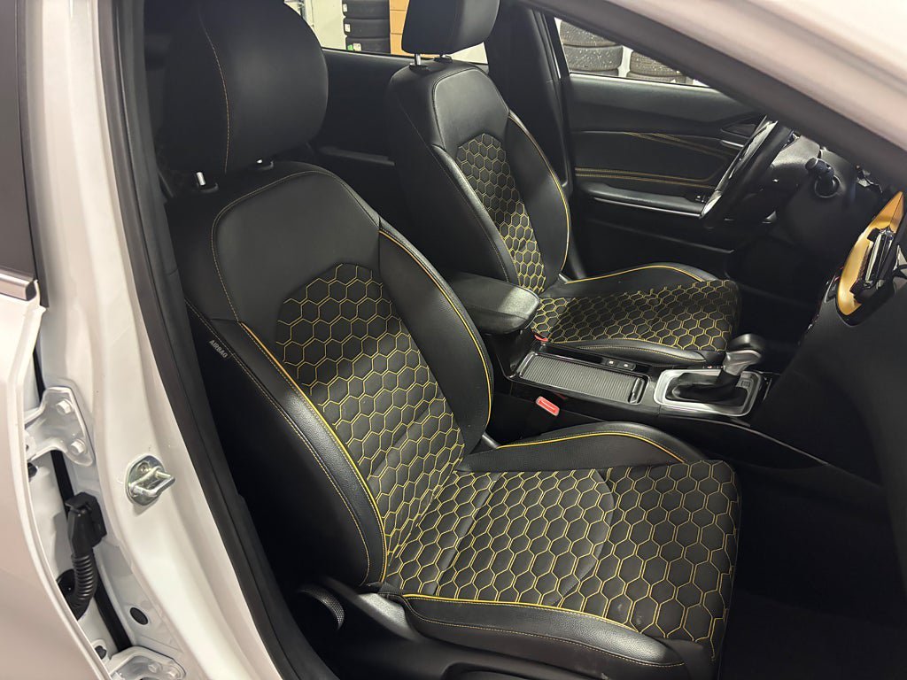 Vehicle Image 19