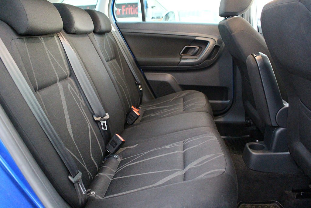 Vehicle Image 16