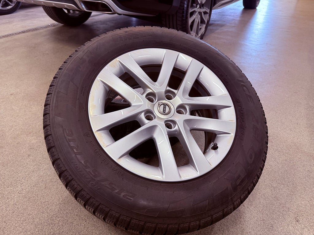 Vehicle Image 12