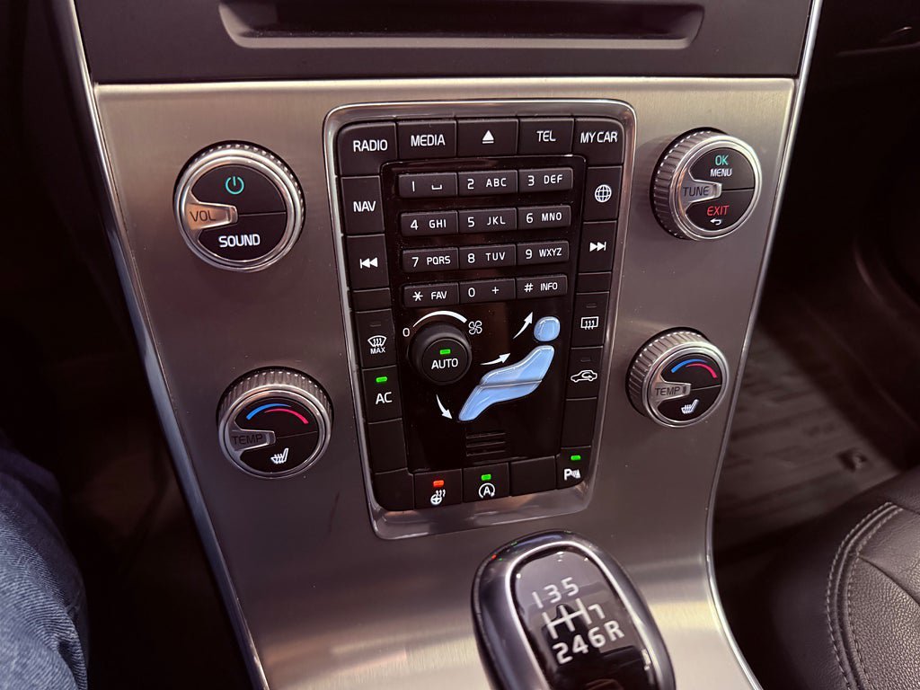 Vehicle Image 22