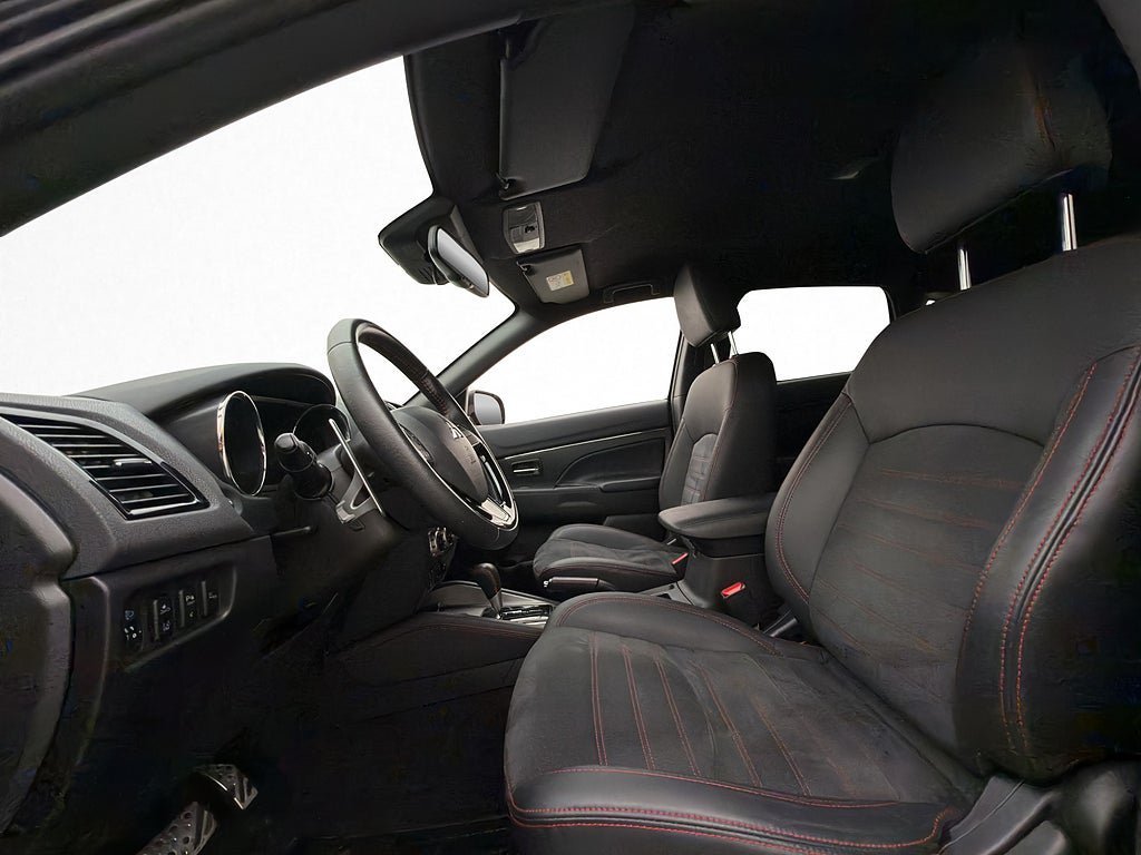 Vehicle Image 12