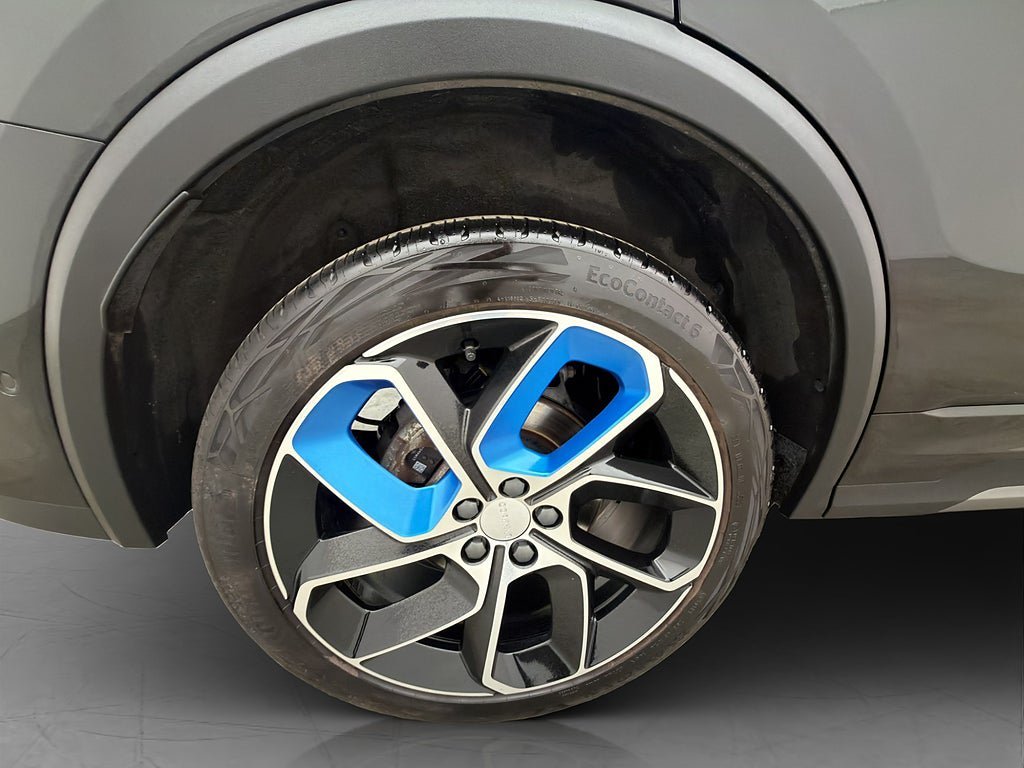 Vehicle Image 38