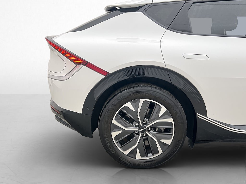 Vehicle Image 36