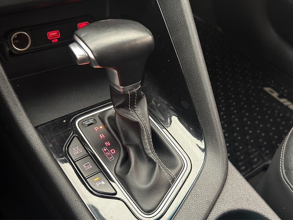 Vehicle Image 24