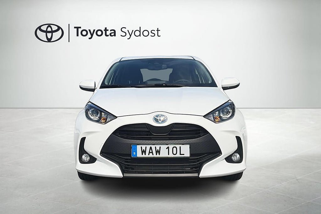 Vehicle Image 6