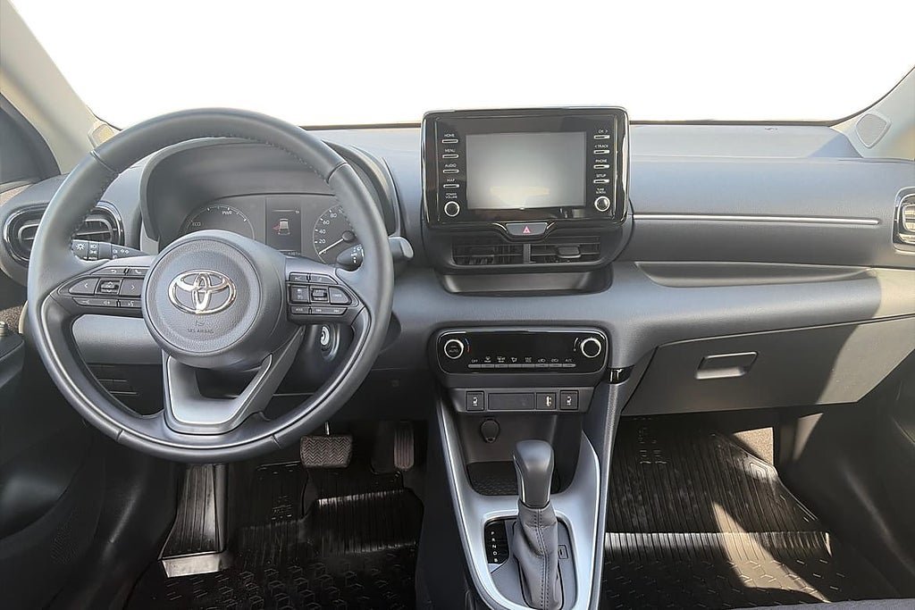 Vehicle Image 8