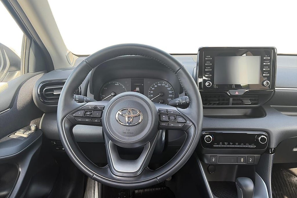 Vehicle Image 9